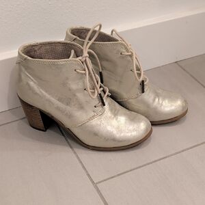 Elegant Silver Ankle Boots